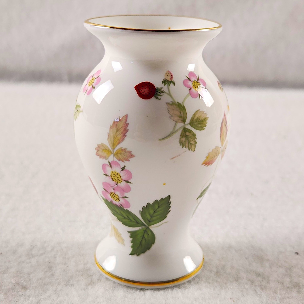 Wedgwood Wild Strawberry Bone China Vase England Floral Gold Trim 4"